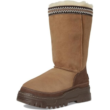 UGG Classic Tall Trailgazer Look Décontracté Chic Élégant